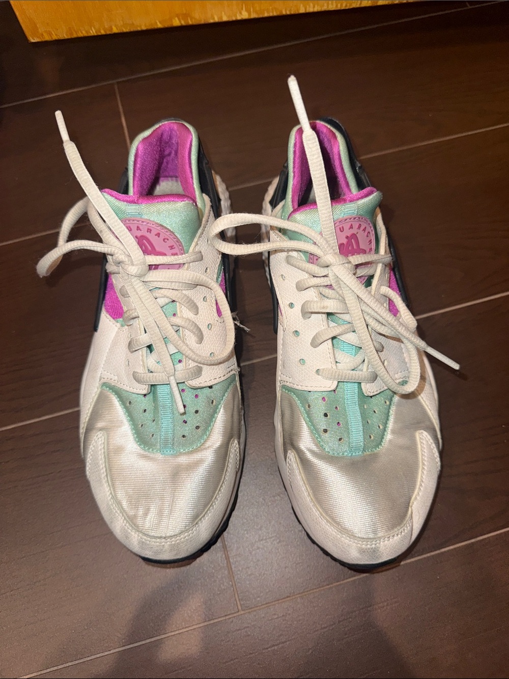 Nike Women’s Sneakers in White, Mint & Pink 8